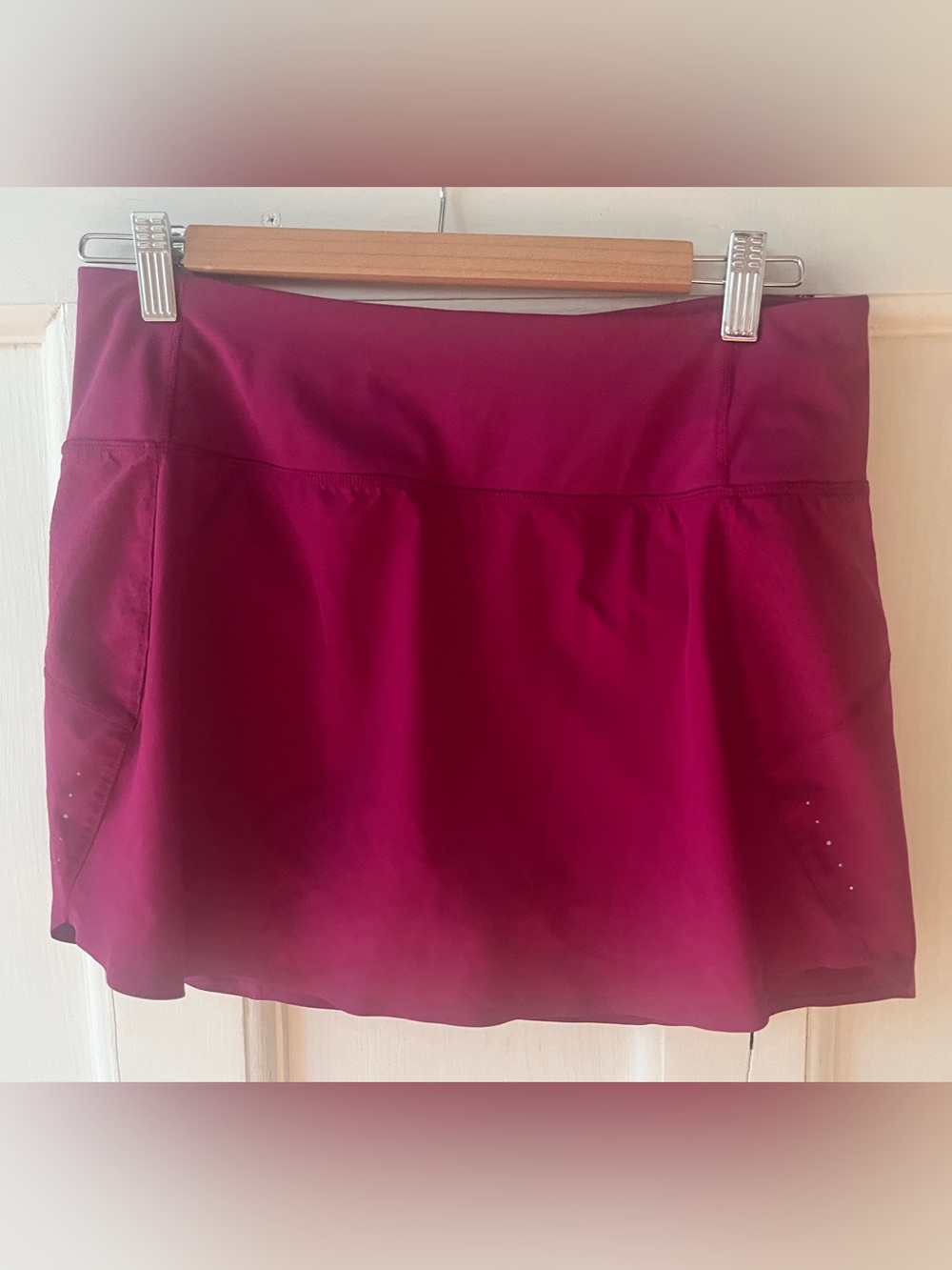 Athleta Run With It Skort Magenta Size medium 14 inch with undershorts
